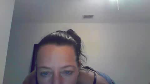 Snapshot of cristalmills069 chatting on 24, 4, 2026 Quartz online show from 24, 4, 2026