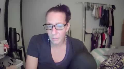 Snapshot of cristalmills069 chatting on 14, 5, 2026 Quartz online show from 14, 5, 2026