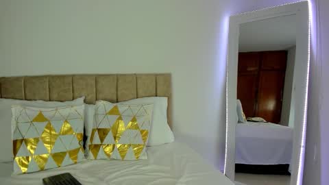 cristal walker online show from 5, 11, 2025