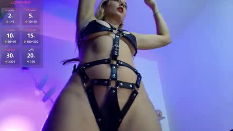 Snapshot of cristeljansen chatting on 8, 10, 2025 This blondie girl  is waiting for someone very horny to get some fun online show from 8, 10, 2025