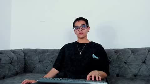 Snapshot of cristian_suarezz_ chatting on 5, 10, 2025 cristian_suarezz_ online show from 5, 10, 2025
