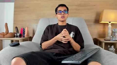 Snapshot of cristian_suarezz_ chatting on 9, 10, 2025 cristian_suarezz_ online show from 9, 10, 2025