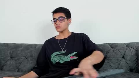 Snapshot of cristian_suarezz_ chatting on 11, 10, 2025 cristian_suarezz_ online show from 11, 10, 2025