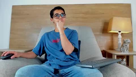 Snapshot of cristian_suarezz_ chatting on 12, 10, 2025 cristian_suarezz_ online show from 12, 10, 2025