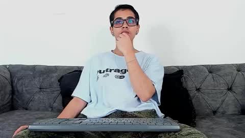 Snapshot of cristian_suarezz_ chatting on 14, 10, 2025 cristian_suarezz_ online show from 14, 10, 2025