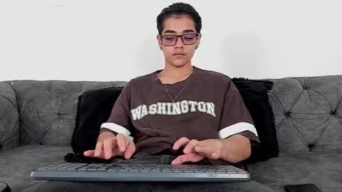 Snapshot of cristian_suarezz_ chatting on 16, 10, 2025 cristian_suarezz_ online show from 16, 10, 2025