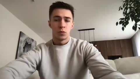 Snapshot of cristianovilla chatting on 9, 12, 2024 CristianoHailey online show from 9, 12, 2024