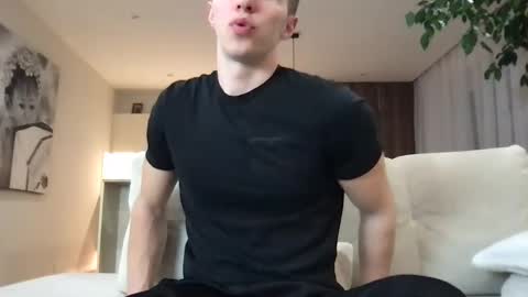 Snapshot of cristianovilla chatting on 12, 1, 2025 CristianoHailey online show from 12, 1, 2025