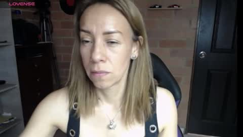 Snapshot of cristin_doll chatting on 6, 5, 2026 cristina online show from 6, 5, 2026