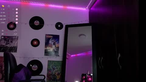 Snapshot of cristin_moon chatting on 4, 2, 2025 Christina online show from 4, 2, 2025