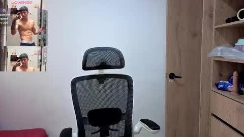 cristopher23  online show from 11, 10, 2025