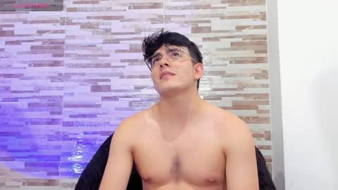 Snapshot of cristopher_russo chatting on 15, 5, 2026 CRISTOPHER online show from 15, 5, 2026