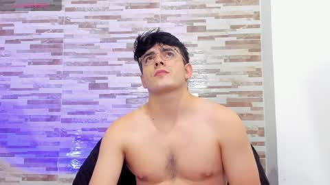 Snapshot of cristopher_russo chatting on 15, 5, 2026 CRISTOPHER online show from 15, 5, 2026