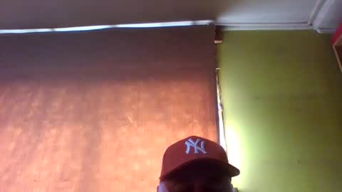 Snapshot of crmperez chatting on 10, 9, 2025 crmperez online show from 10, 9, 2025