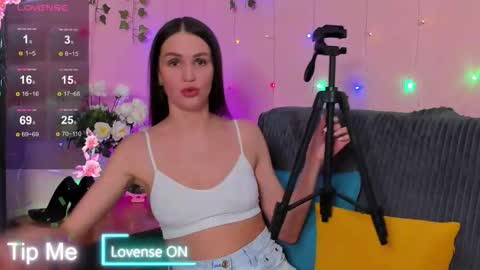 Snapshot of cross_the_line chatting on 4, 2, 2026 xx Amina xx online show from 4, 2, 2026