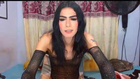 Instagram cristal espinosa1 online show from 25, 12, 2024