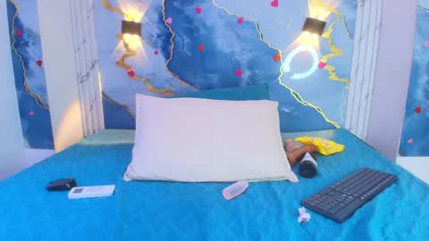 Snapshot of crystal_love08 chatting on 20, 4, 2026 crystal online show from 20, 4, 2026
