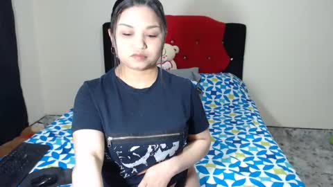 Snapshot of crystal_milkmature chatting on 4, 2, 2025   Crystal  Milf online show from 4, 2, 2025