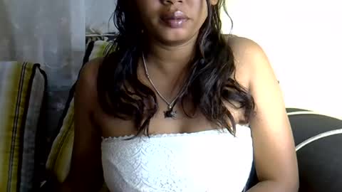 crystalbellax online show from 16, 6, 2026