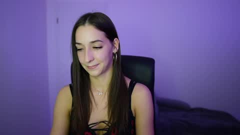 Snapshot of crystalbrunette18 chatting on 5, 5, 2026 Crystalbrunette18 online show from 5, 5, 2026