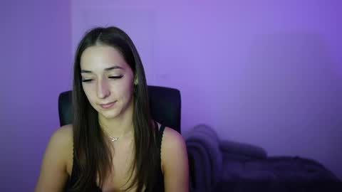 Snapshot of crystalbrunette18 chatting on 17, 5, 2026 Crystalbrunette18 online show from 17, 5, 2026