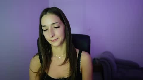 Snapshot of crystalbrunette18 chatting on 18, 5, 2026 Crystalbrunette18 online show from 18, 5, 2026