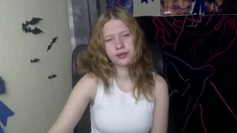Snapshot of crystalgirl__ chatting on 29, 4, 2026 Stella online show from 29, 4, 2026