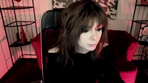 crystallbloom online show from 5, 4, 2026