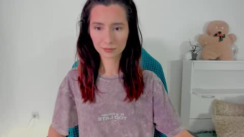 Snapshot of crystalnut chatting on 20, 11, 2025 Maria online show from 20, 11, 2025