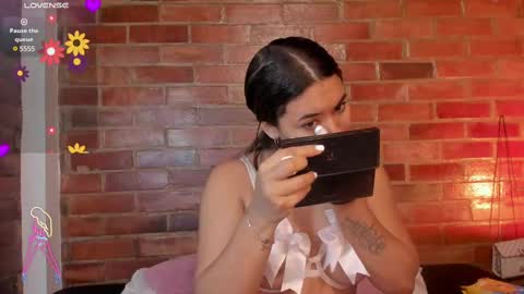 Soy Crystal online show from 4, 3, 2025