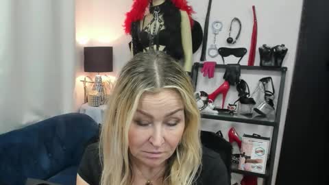 CrystalHotty online show from 27, 3, 2026