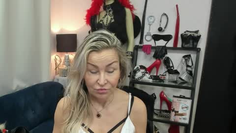 CrystalHotty online show from 7, 4, 2026