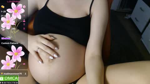 Snapshot of crystalyss chatting on 14, 10, 2025 Lia online show from 14, 10, 2025