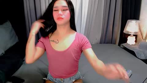 Snapshot of crytastal_lust1212 chatting on 28, 10, 2025 bea takashi online show from 28, 10, 2025