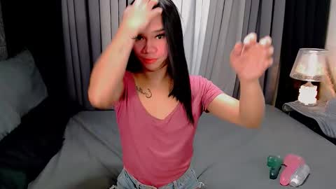 Snapshot of crytastal_lust1212 chatting on 29, 10, 2025 bea takashi online show from 29, 10, 2025