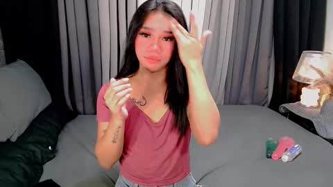 Snapshot of crytastal_lust1212 chatting on 15, 11, 2025 bea takashi online show from 15, 11, 2025