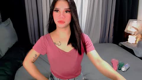 Snapshot of crytastal_lust1212 chatting on 16, 11, 2025 bea takashi online show from 16, 11, 2025