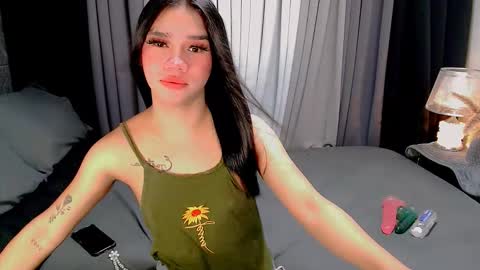 Snapshot of crytastal_lust1212 chatting on 27, 11, 2025 bea takashi online show from 27, 11, 2025