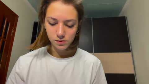 Snapshot of cucgrueber chatting on 1, 7, 2026 cucgrueber online show from 1, 7, 2026