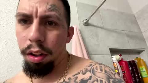 Snapshot of cuete2100 chatting on 23, 11, 2025 cuete2100 online show from 23, 11, 2025