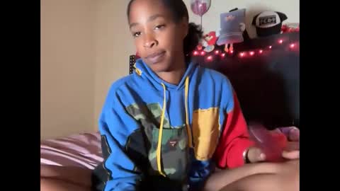 cum2charmxx online show from 11, 10, 2025