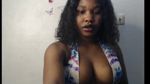 Snapshot of cum_ebony_xxxpetit chatting on 5, 7, 2026 Teeha online show from 5, 7, 2026