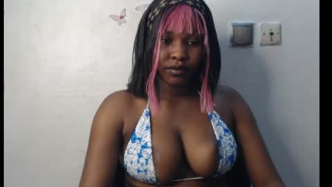 Snapshot of cum_ebony_xxxpetit chatting on 5, 7, 2026 Teeha online show from 5, 7, 2026