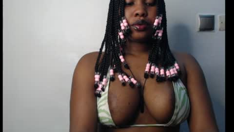 Snapshot of cum_ebony_xxxpetit chatting on 5, 8, 2026 Teeha online show from 5, 8, 2026