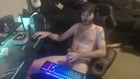 Snapshot of cumslinger2003 chatting on 12, 12, 2024 cumslinger2003 online show from 12, 12, 2024