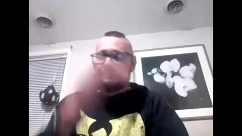 Snapshot of cuntreeboy68 chatting on 1, 11, 2025 Bash online show from 1, 11, 2025