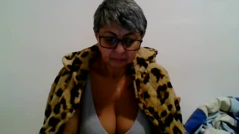 couple online show from 3, 12, 2024