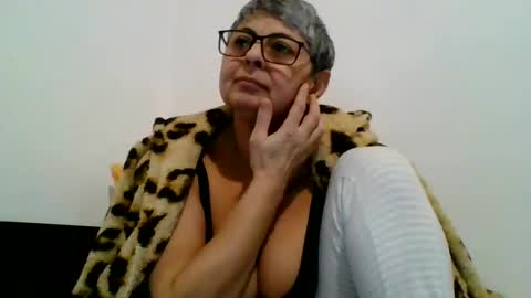 couple online show from 7, 1, 2025