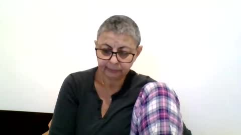 couple online show from 18, 1, 2025