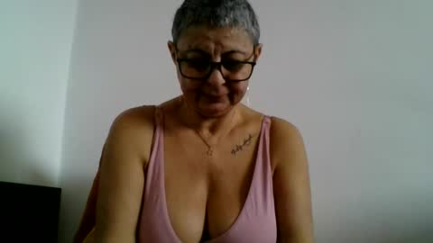 couple online show from 30, 1, 2025